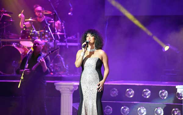picture Whitney Houston Tribute - The greatest love of all