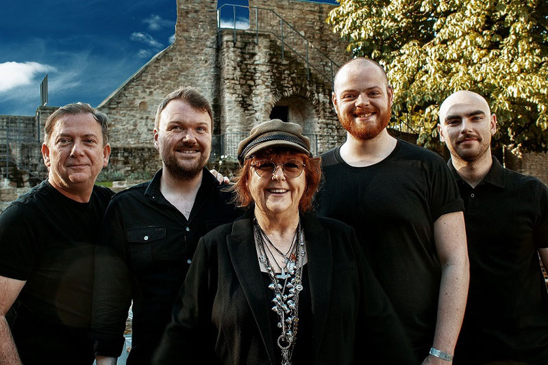 picture Večírek Radia BEAT: Maggie Reilly • Phil Bates Band…