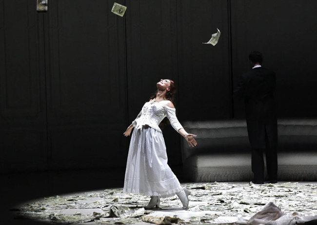 picture La traviata.
