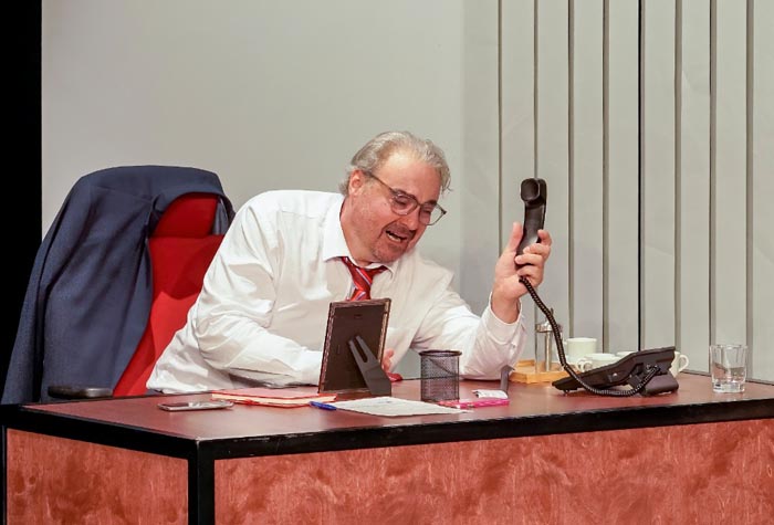 picture ÚVĚR (Jordi Galcerán: El crédito)