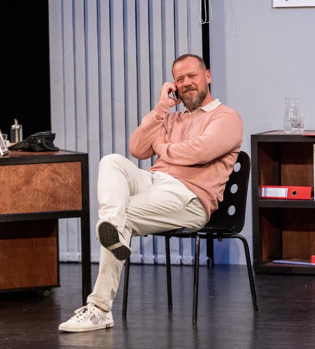 picture ÚVĚR (Jordi Galcerán: El crédito)