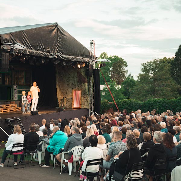 Letní scéna Vítězná