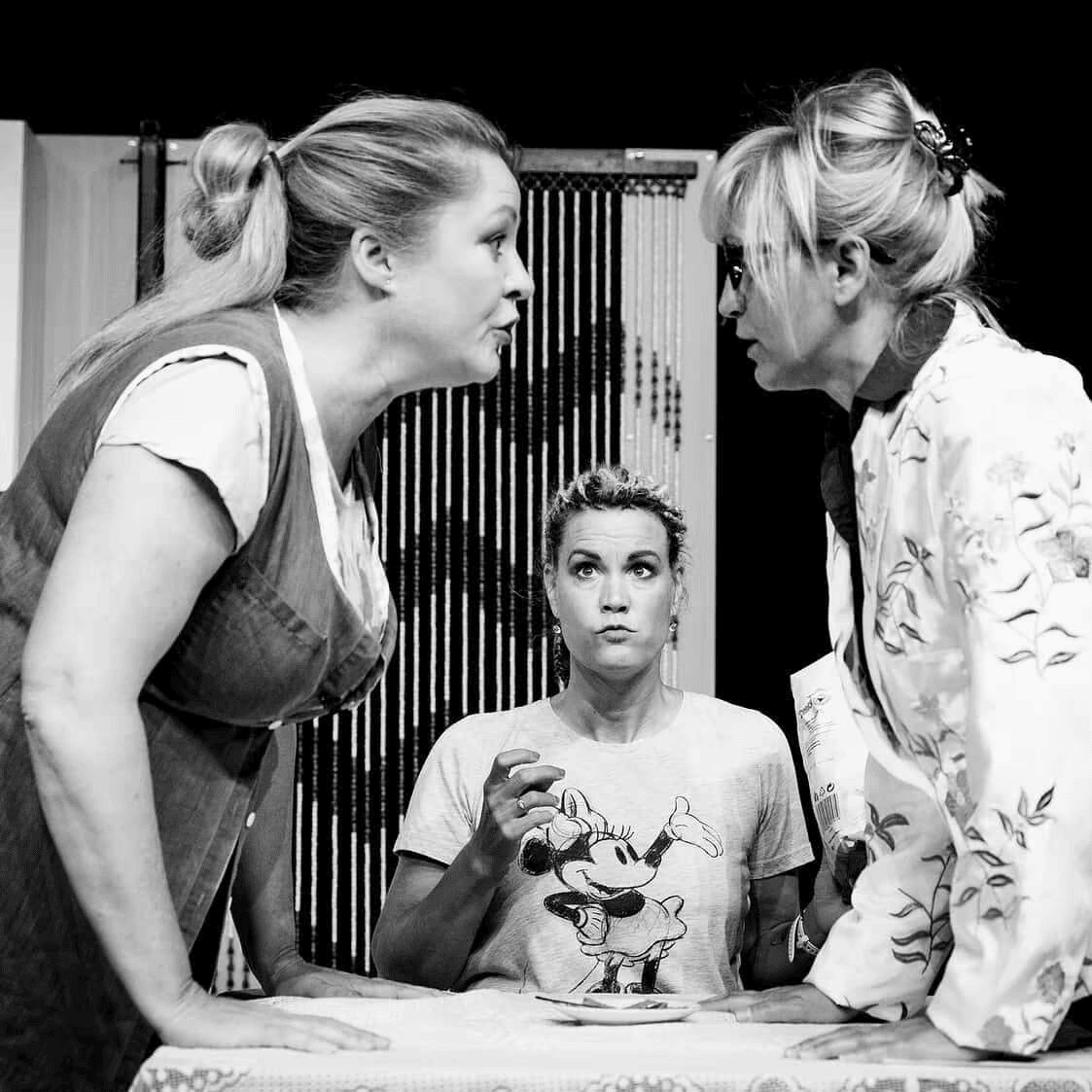 Tři grácie z umakartu