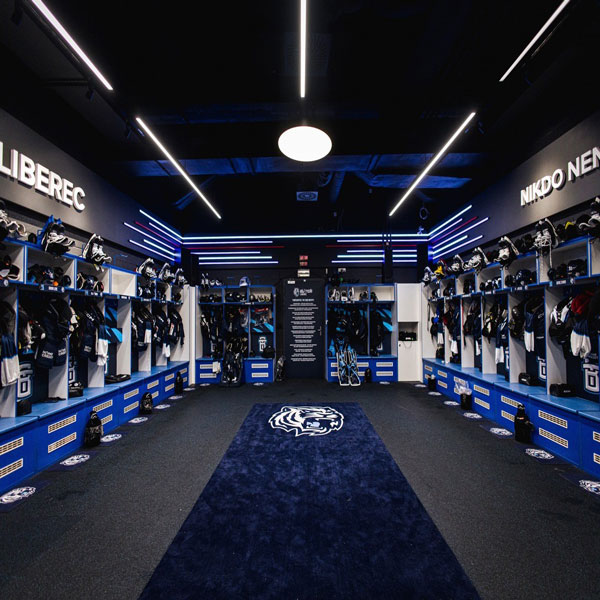 Předzápasová prohlídka tygří kabiny