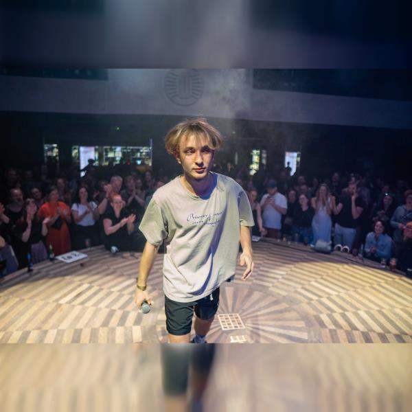 Slam poetry v Docku (open air)