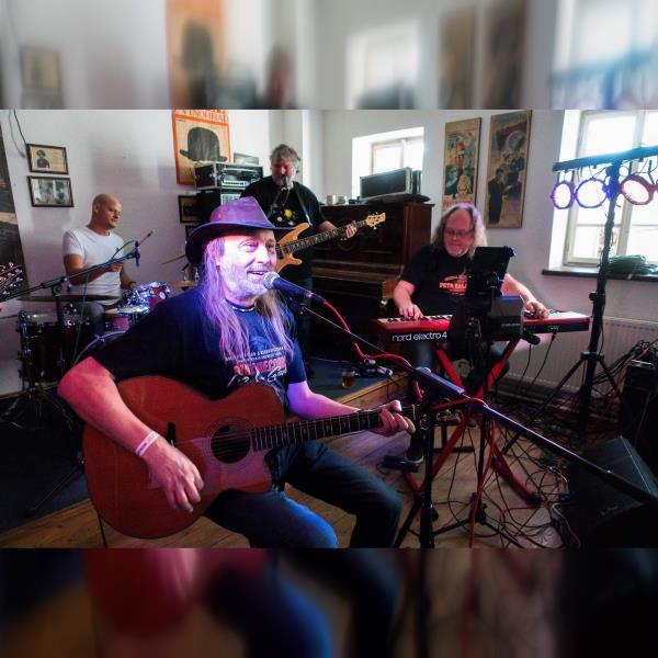 PETR KALANDRA MEMORY BAND