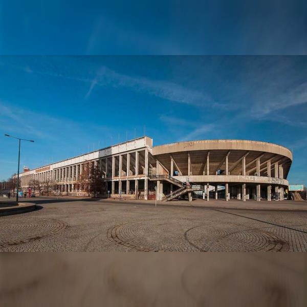 Velký strahovský stadion – z tribuny na tribunu