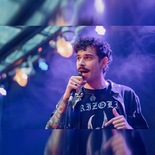 Slam poetry v Docku (open air)
