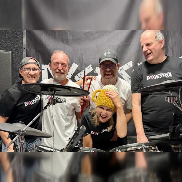 Dygestoř (křest knihy) + support: Ekdyson