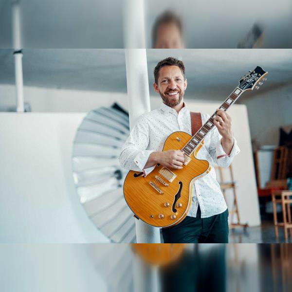 Jazz Dialogue: Libor Šmoldas & Max Light
