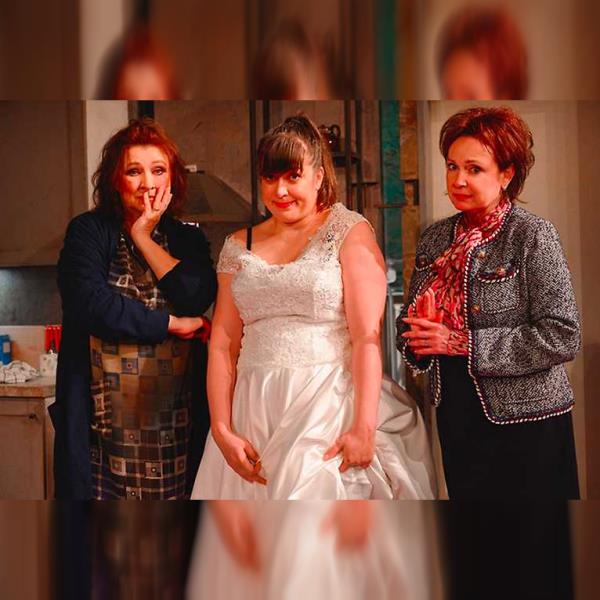 Tri grácie z umakartu