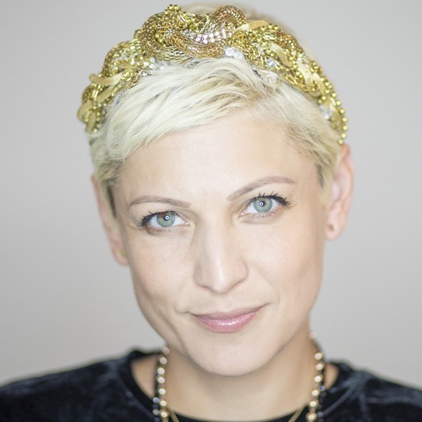 ADÉLA ELBEL „PRVNÍ POLOČAS ROZPADU“