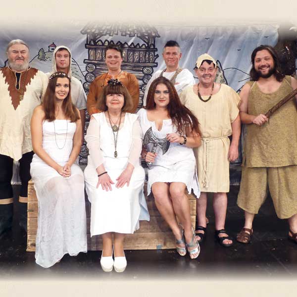 DÍVČÍ VÁLKA - Divadlo Františka Ringo Čecha