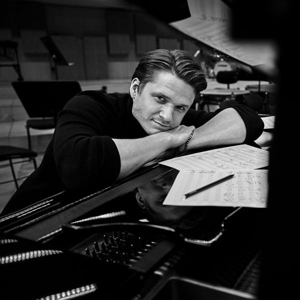 ONDŘEJ G. BRZOBOHATÝ s doprovodem Matouše Kobylky