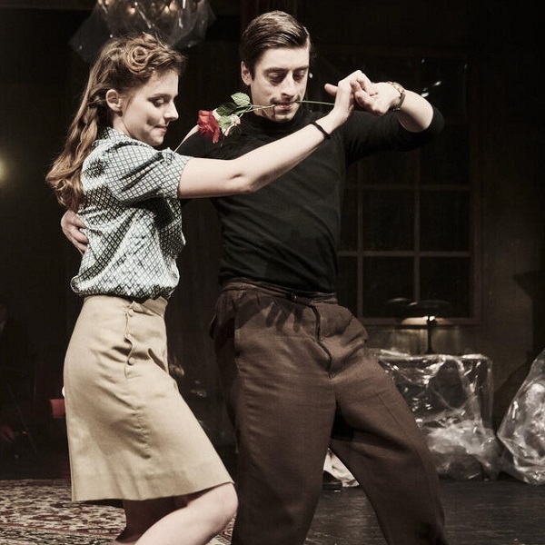 PRAVOMIL, Divadlo v Dlouhé