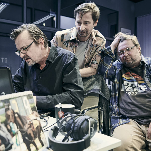 DON JUAN A JÁ, Divadlo v Dlouhé