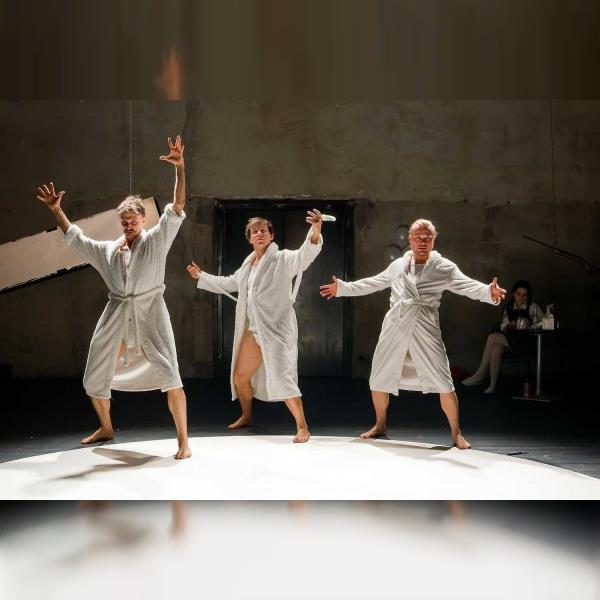 JAK SE DĚLÁ DIVADLO