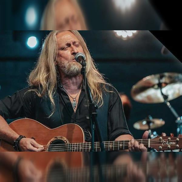 Kamil Střihavka & Leaders: Akustický koncert