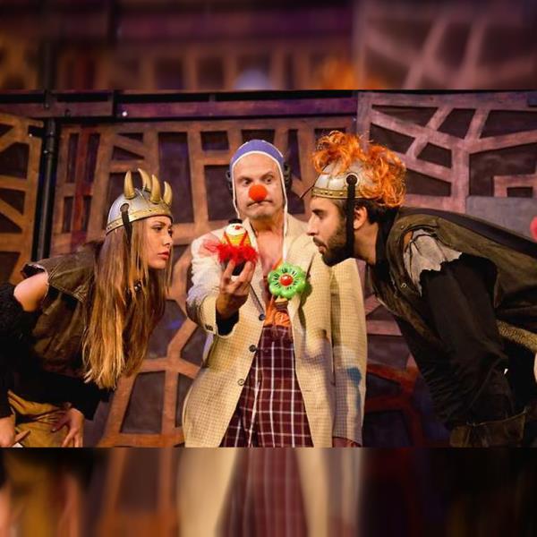 Muži ve zbrani aneb Celá Zeměplocha jest jevištěm