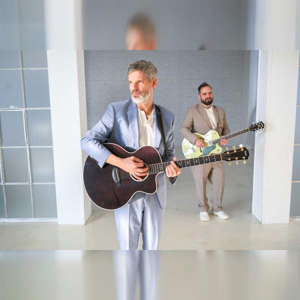 Jarní turné Twin Flames: Republic of Two