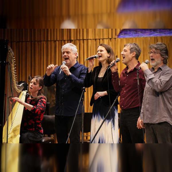 Svítání – krása v tónech harfy i hlasů