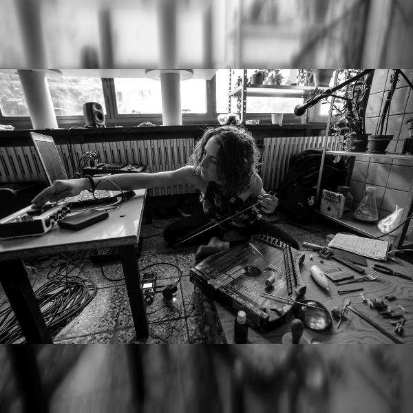 A+U: Binaurální prostor s Lucií Páchovou