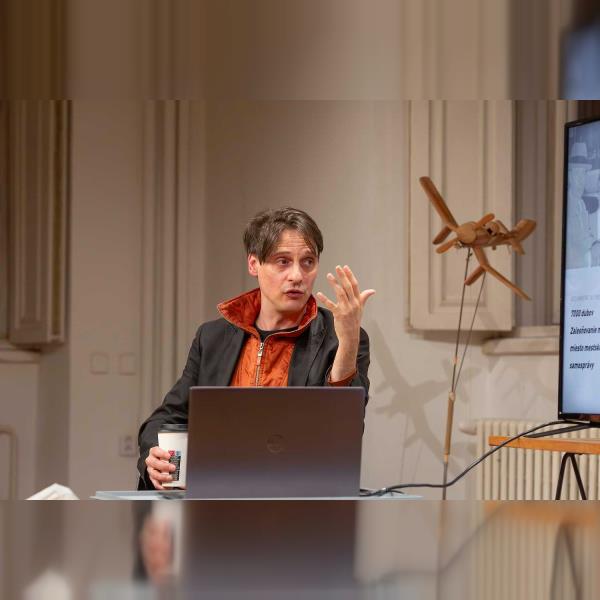 Artist talk: Robo Švarc – Joseph Beuys mezi demokracií a duby