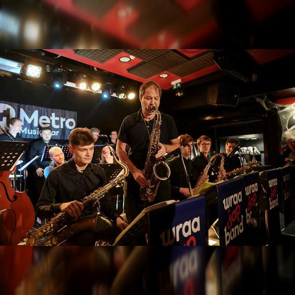 Robin Schenk a WraaDap Band