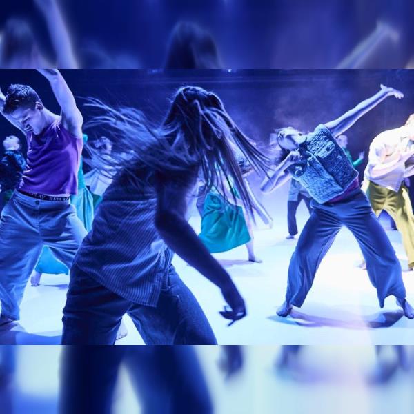 Duncan centre: Hi Mom!