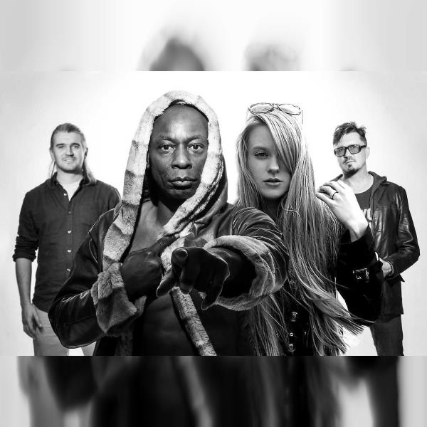 N.O.H.A.: acoustic set na palubě