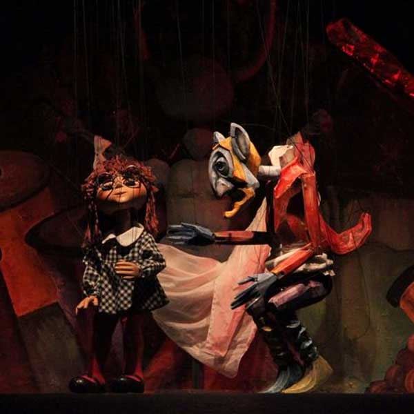 Jak s Máničkou šili všichni čerti