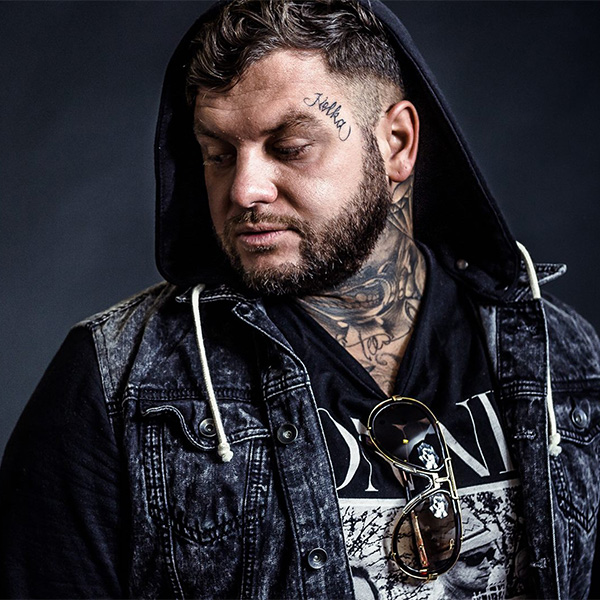 Kali & Peter Pann v Pantheonu