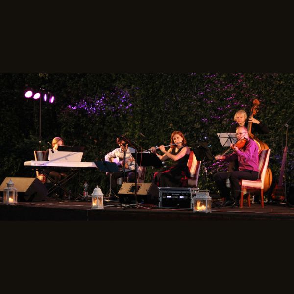 Slavné filmové melodie světové i české