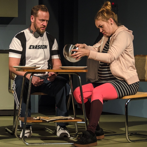 CHVÁLA BLÁZNOVSTVÍ, Benešov