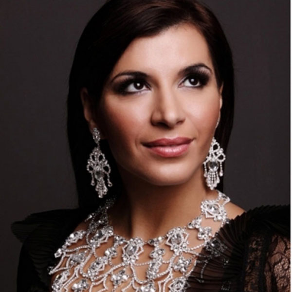 Commedia Finita - Viktoria Hradská